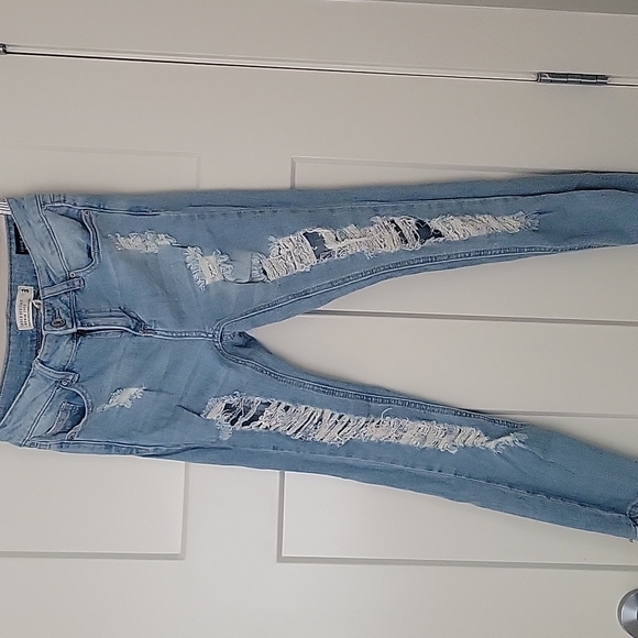 Closet clean out - Picture 1 of 4